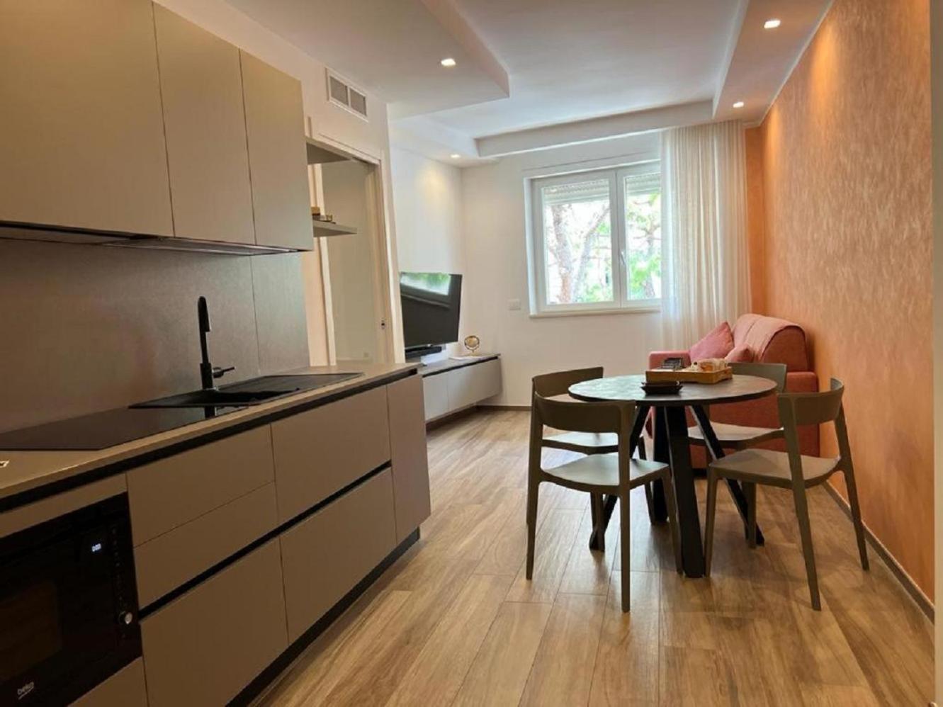 Vilu Suite Centro โปลีญาโนอามาเร ภายนอก รูปภาพ
