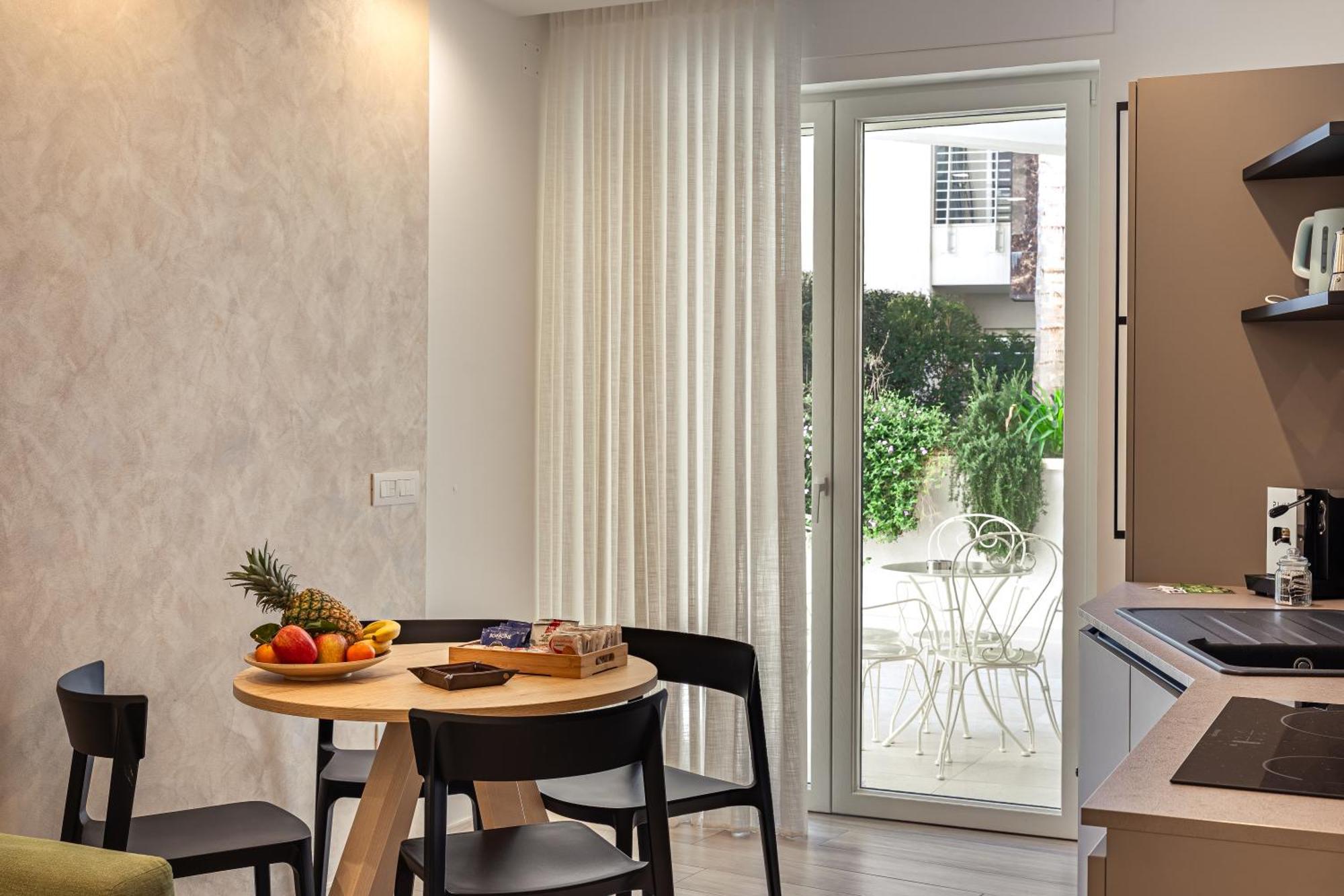 Vilu Suite Centro โปลีญาโนอามาเร ภายนอก รูปภาพ